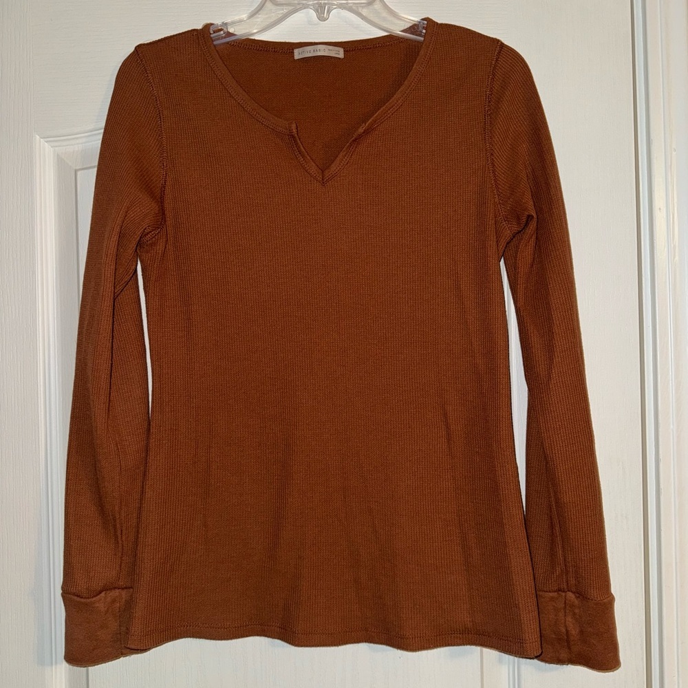Active basic Kylen Notched Thermal Truffle Brown long sleeve Liam & company